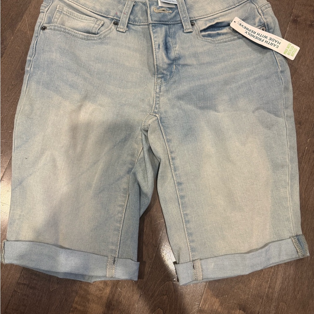 Time and Tru Mid-Rise Blue Denim Shorts